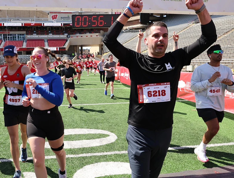Eric Toney running a race